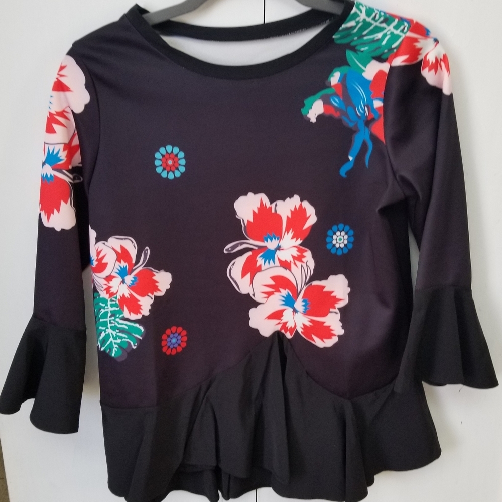 Fitted size medium black/flower blouse